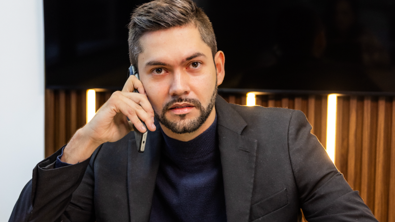 DESTRA: La firma que integra derecho, negocios y regalías para la industria musical